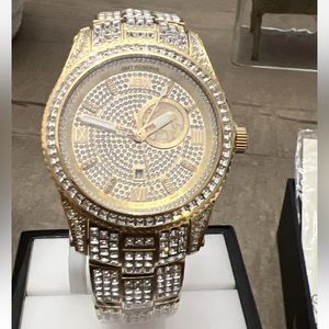 JBW Reserve Chandelier Swiss Quartz GMT Diamond & Crystal Watch Super Rare !!!